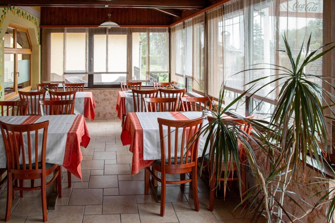 Hotel Zeta Lenti Bagian luar foto