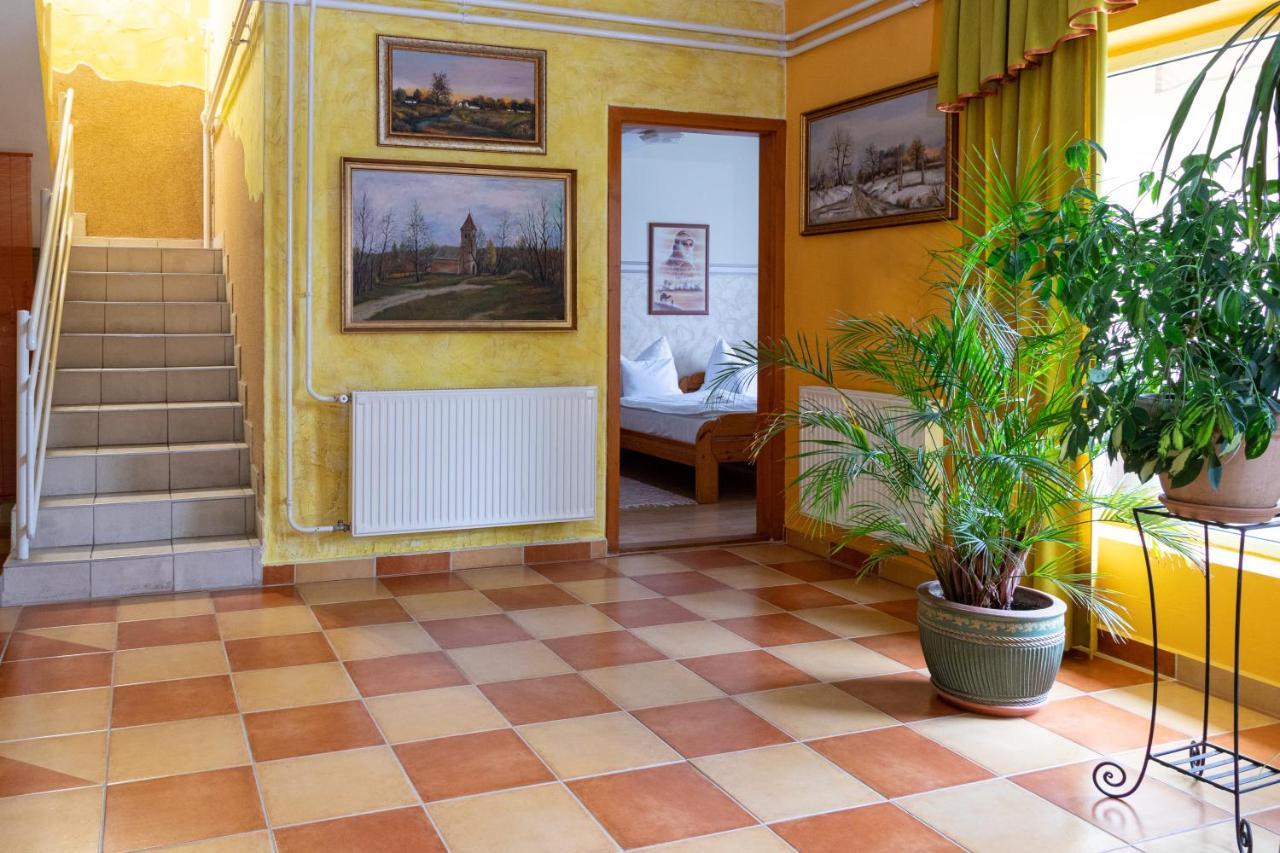 Hotel Zeta Lenti Bagian luar foto