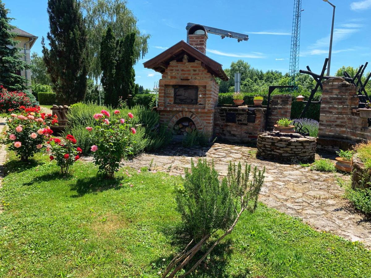 Hotel Zeta Lenti Bagian luar foto