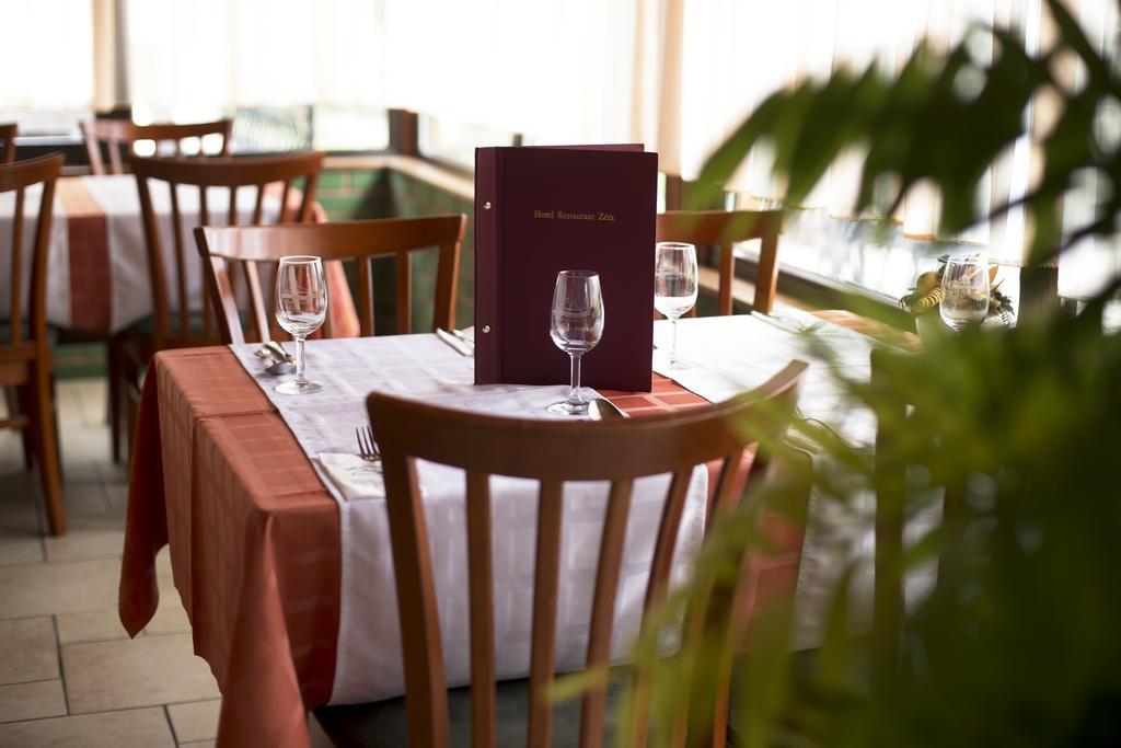 Hotel Zeta Lenti Bagian luar foto