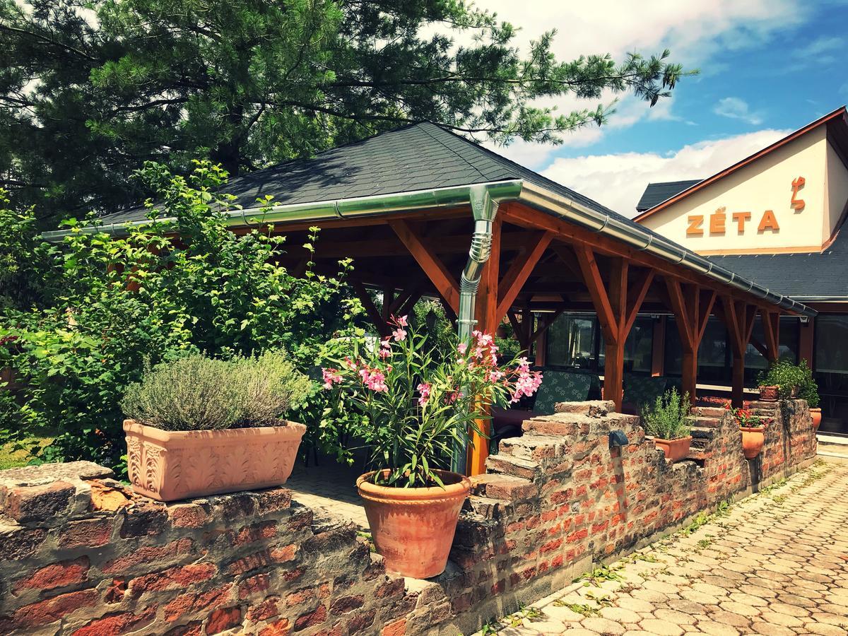 Hotel Zeta Lenti Bagian luar foto